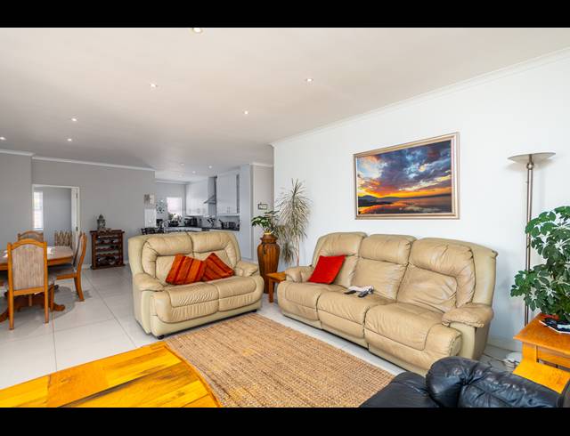 4 BEDROOM FREESTANDING SOLD IN SUNNINGDALE